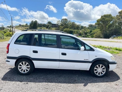 ZAFIRA 2.0 MPFI COMFORT 8V FLEX 4P MANUAL 2011