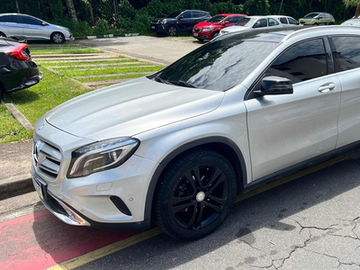 Mercedes-Benz Classe GLA 1.6 Vision Turbo Flex 5p