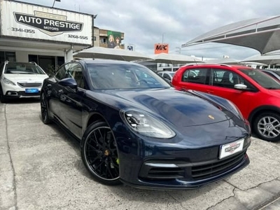 PORSCHE PANAMERA 4