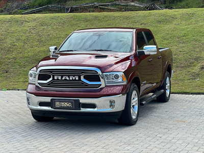 RAM Classic Laramie 5.7 V8 4x4