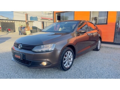 Volkswagen Jetta 2.0 Comfortline Tiptronic (Flex) 2014