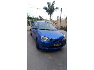 Toyota Etios Hatch Etios X 1.3 (Flex) 2014