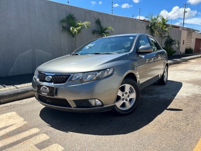 Kia Cerato EX 1.6 16V E.221 2013