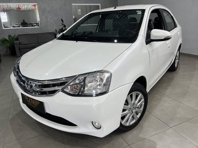 ETIOS SEDAN Branco 2016