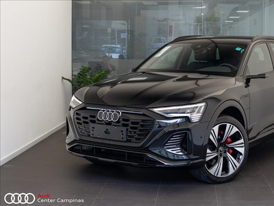 Audi Q8 E-Tron ELÉTRICO PERFORMANCE BLACK QUATTRO