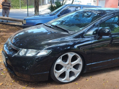 Honda Civic 1.8 Lxs Flex 4p