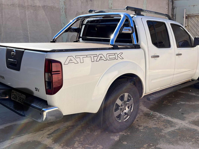 Nissan Frontier 2.5 Sv Attack Cab. Dupla 4x4 Aut. 4p