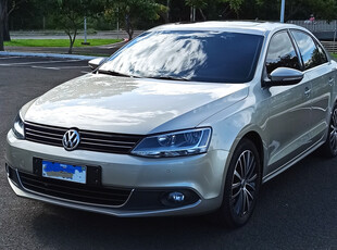 Volkswagen Jetta 2.0 Tsi Highline 4p