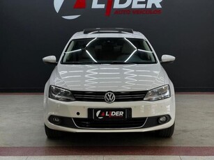 Volkswagen Jetta 2.0 TSI Highline DSG 2013