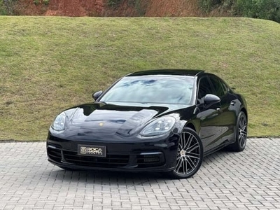 PORSCHE PANAMERA 4