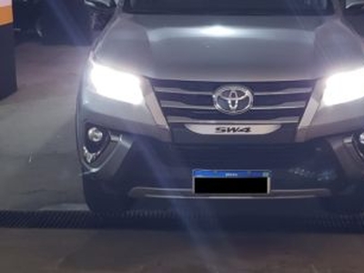 Toyota SW4 2.8 TDI SRX 5L 4x4 (Aut)