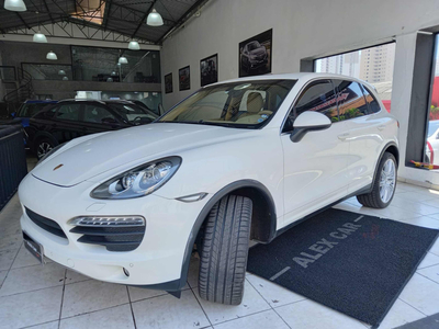 Porsche Cayenne 4.8 V8 S 5p