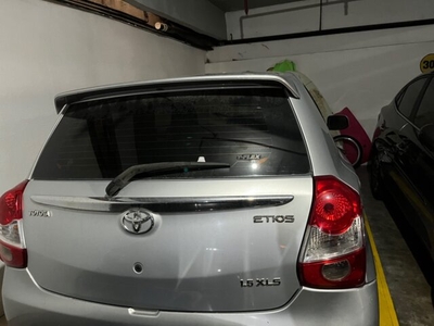 Toyota Etios Hatch Etios XLS 1.5 (Flex) 2013