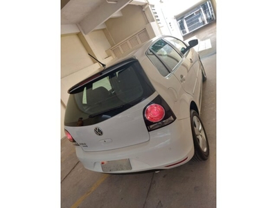 Volkswagen Polo Hatch. Sportline 1.6 8V (Flex) 2014