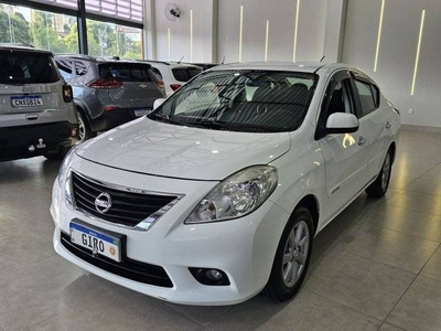 VERSA Branco 2014