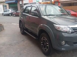 Hilux SW4 2.7 flex 2014 super conservada