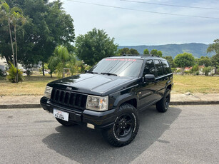 Jeep Cherokee 4.0 Sport 5p