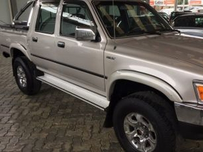 Toyota Hilux SR5 4x4 2.8 (cab. dupla)