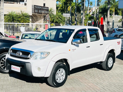 Toyota Hilux 2.5 Cab. Dupla 4x4 4p