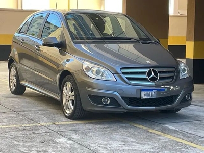 Mercedes Bens B180 / Automático / Teto solar