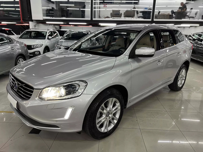 Volvo XC60 2.0 T5 DYNAMIC FWD TURBO GASOLINA 4P AUTOMÁTICO