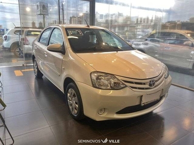 ETIOS SEDAN Branco 2017