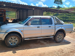 Mitsubishi L200 2.5 Outdoor Hpe Cab. Dupla 4x4 4p