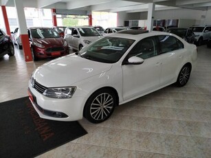 Volkswagen Jetta 2.0 TSI Highline DSG 2013