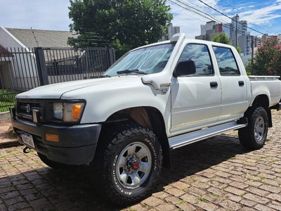 Toyota Hilux Cabine Dupla Hilux CD DLX 4x4 2.8 Diesel