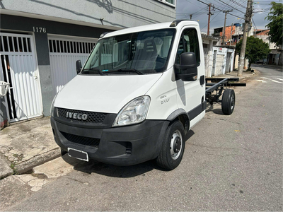 Iveco Daily 35s14 No Chassi Doc Baú