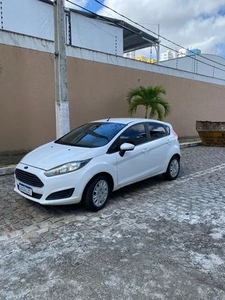 New Fiesta 1.5 2015 Entrada R$ 17.900,00 + Parcelas de R$ 620,00.