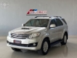 HILUX SW4 3.0 SRV 4X4 7 LUGARES 16V TURBO INTERCOOLER DIESEL 4P AUTOMATICO 2013