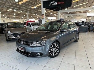 Volkswagen Jetta 2.0 TSI Highline DSG 2013