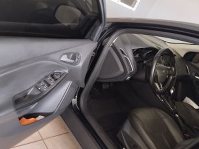 Ford Focus Hatch Titanium Plus 2.0 PowerShift