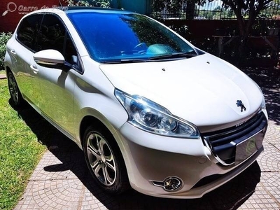 Peugeot 208 Griffe 1.6 16V (Flex) (Aut) 2015