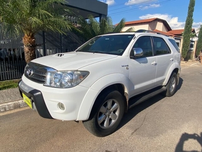 Toyota Hilux Cabine Dupla Hilux SRV 4X4 3.0 (cab dupla) (aut) 2011