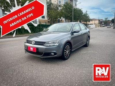 Volkswagen Jetta 2.0 TSI Highline DSG 2013