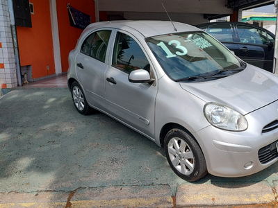 Nissan March 1.0 S 5p