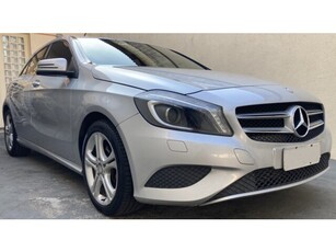 Mercedes-Benz Classe A 200 Urban 1.6 DCT Turbo 2015