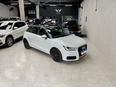 Audi A1 1.4 Tfsi Attraction S-tronic 5p