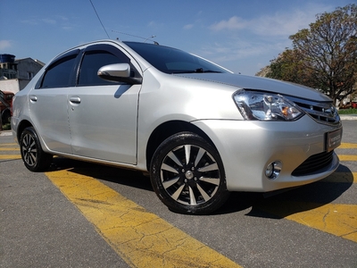 Toyota Etios 1.5 16v Platinum 4p