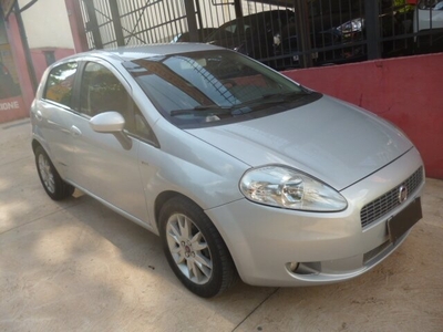 Fiat Punto Essence 1.6 16V (Flex) 2011