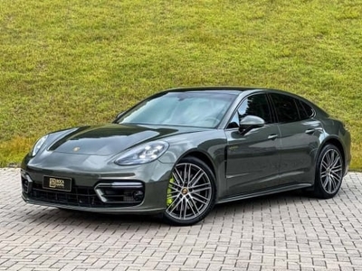 PORSCHE PANAMERA 4