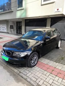 BMW i8 118i