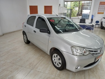 ETIOS 1.3 X 16V FLEX 4P MANUAL 2013