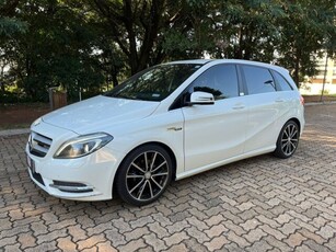 Mercedes-Benz Classe B 200 1.6 Turbo Sport 2014