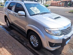 Toyota SW4 SRV 3.0 TDI 4X4 (5 Lugares) 2013