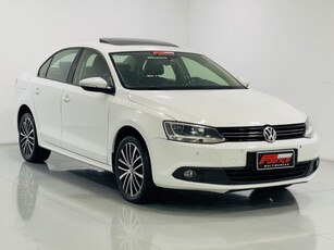 Volkswagen Jetta 2.0 TSI Highline DSG 2014