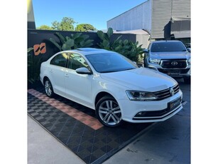 Volkswagen Jetta 2.0 TSI Highline DSG 2016