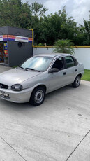 Chevrolet Corsa Sedan 1.6 Classic 4p